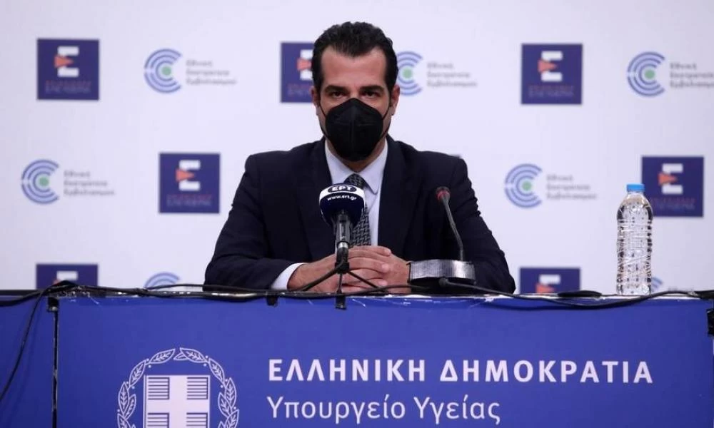 Μακριά και αγαπημένοι! Αυτά θα ισχύσουν για την Πρωτοχρονιά: Όποιος έχει παραμικρό σύμπτωμα να συμπεριφέρεται σαν να έχει κορονοϊό